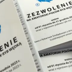 Ile kosztuje karta wędkarska dla emeryta? Sprawdź ulgi i ceny
