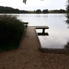 Dłużec - tajemnice wsi, historia i atrakcje nad jeziorem