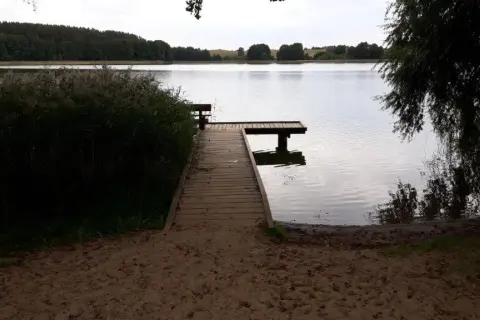 Dłużec - tajemnice wsi, historia i atrakcje nad jeziorem