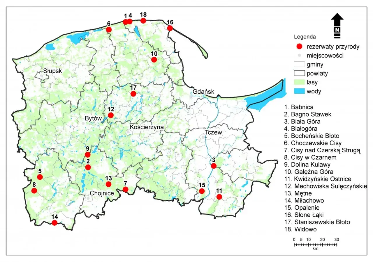 Mapa pokazuje rezerwaty przyrody (czerwone kropki) i miejscowości. Łowienie w rezerwatach przyrody wymaga znajomości przepisów i uprawnień z dokumentu wędkarskiego.