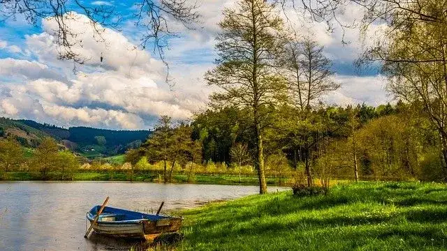 Zdjęcie Jezioro Warchały: idealne miejsce na wędkowanie i relaks w naturze