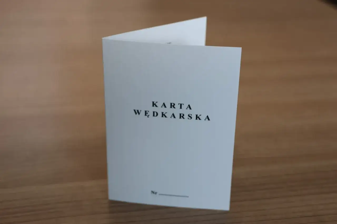 Karta wędkarska, którą wyrabia się w wydziale starostwa, jest gotowa do odbioru.